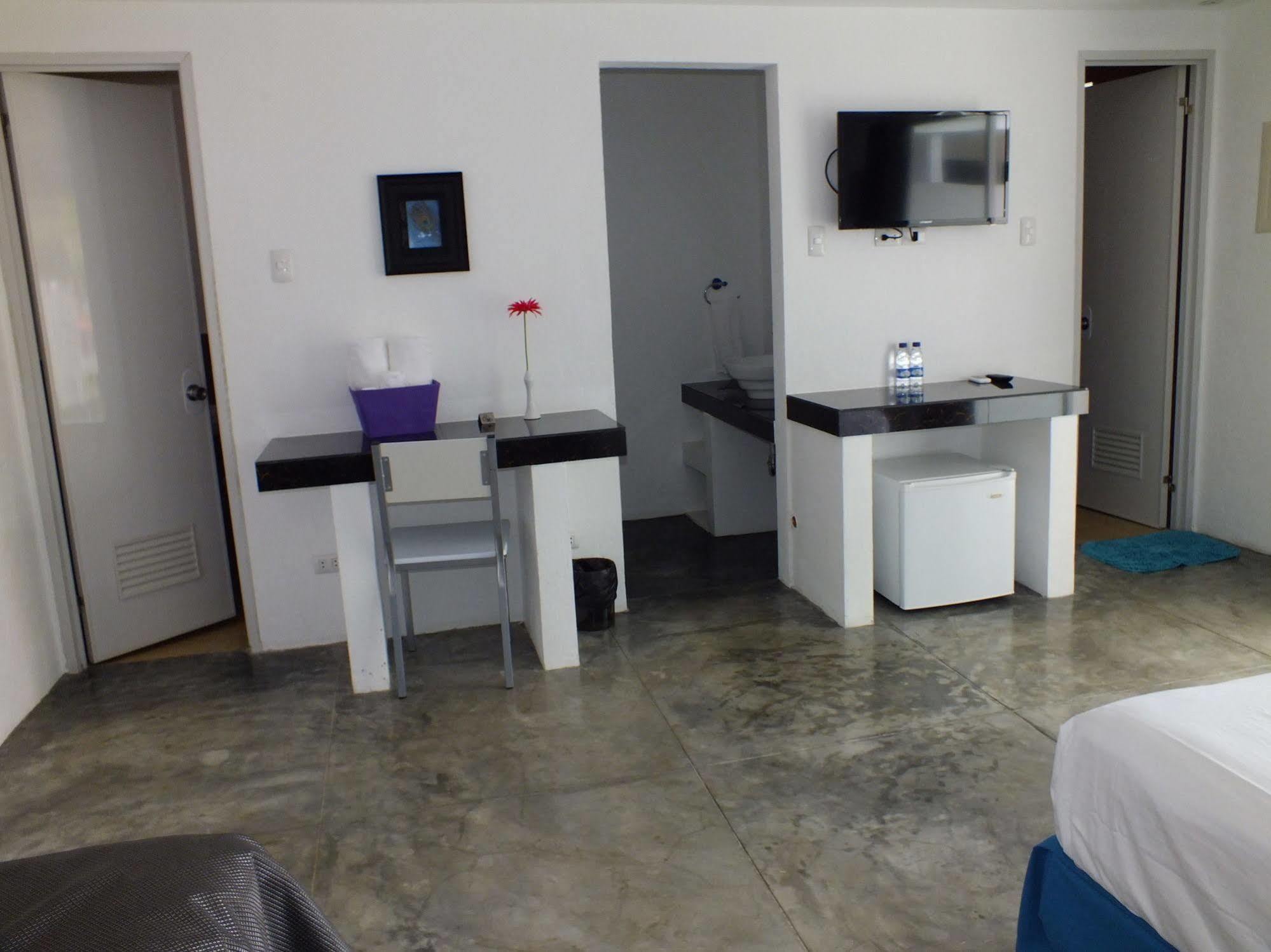 Paboreal Boutique Hotel Puerto Princesa Eksteriør bilde